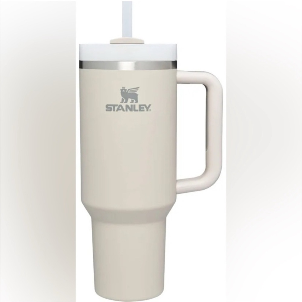 NWT Stanley 40 oz Stainless Steel H2.0 FlowState
Quencher Tumbler - Dune - Picture 1 of 2
